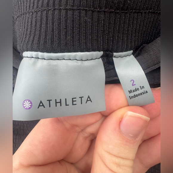 Athleta Trekkie Skort with Built In Shorts and Handy Pockets - Picture 2 of 8